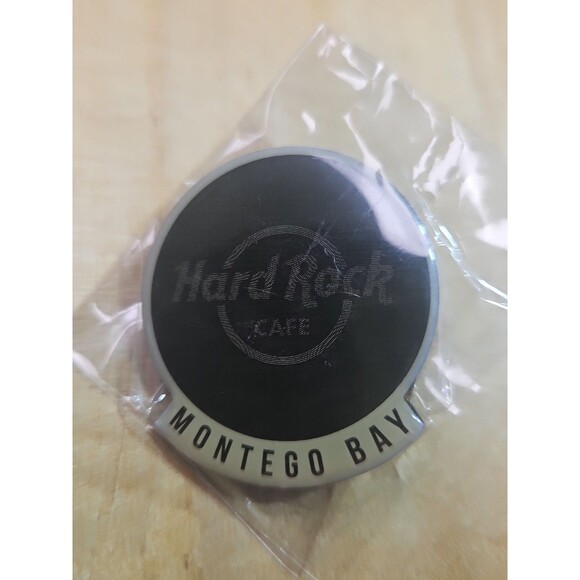 Hard Rock Cafe Montego Bay Key Chain & Pin - Picture 3 of 7